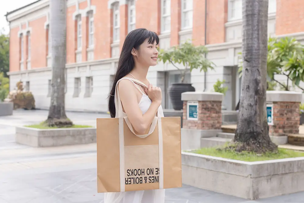 Chia Huang Circular Creative Kraft Paper Tote Bag | Historic Architecture Shot