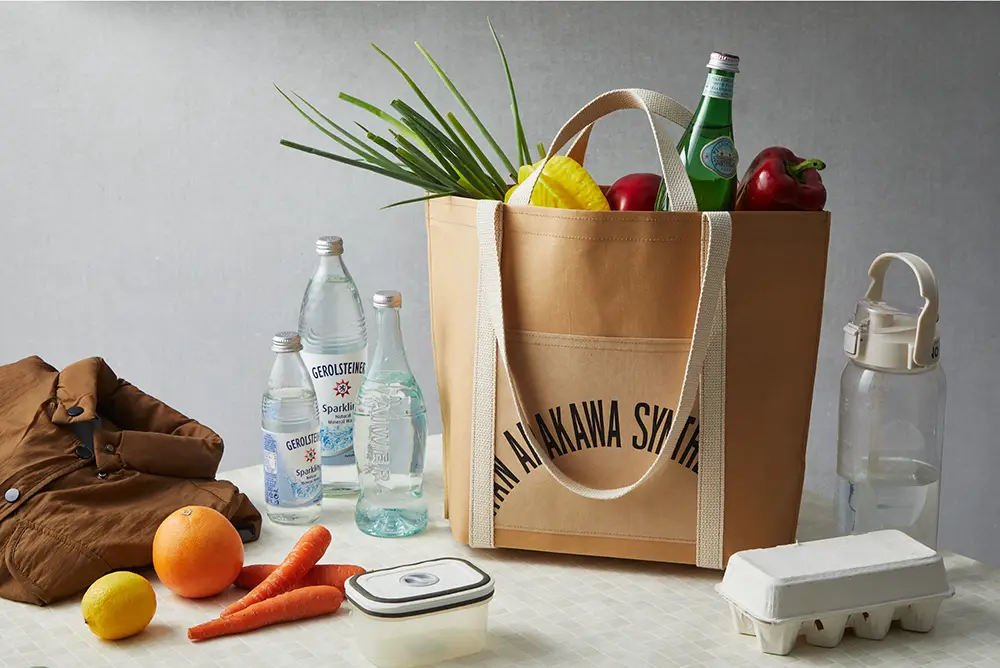 Chia Huang Circular Creative Kraft Paper Tote Bag | Daily Shopping Scene
