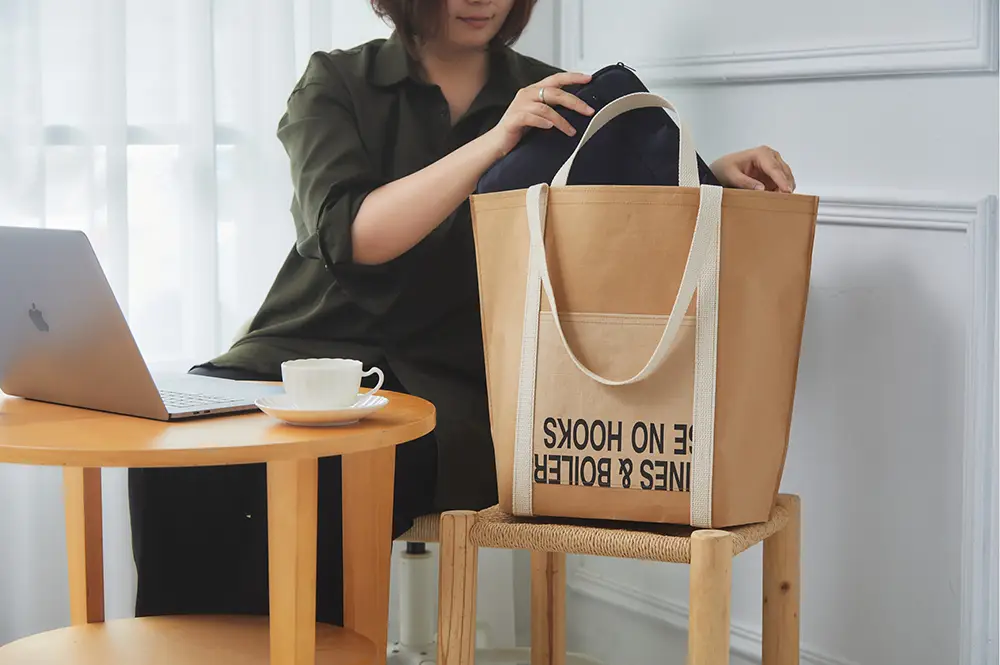 Chia Huang Circular Creative Kraft Paper Tote Bag | Office Life Shot